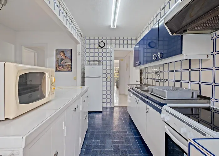 Piso Con 2 Habitaciones, 2 Terrazas Y Piscina * Торремолинос