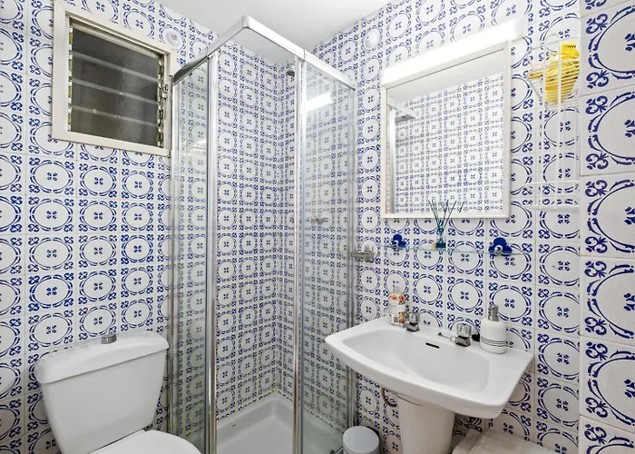 Piso Con 2 Habitaciones, 2 Terrazas Y Piscina *