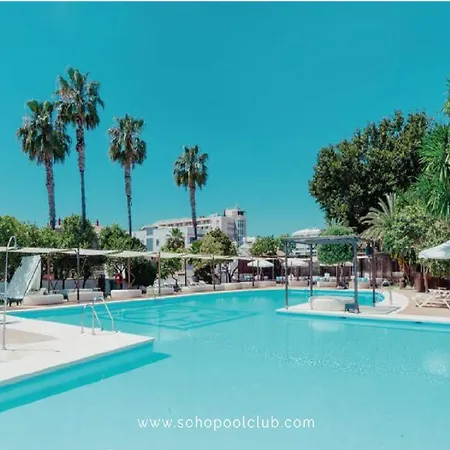 Piso Con 2 Habitaciones, 2 Terrazas Y Piscina * トレモリノス