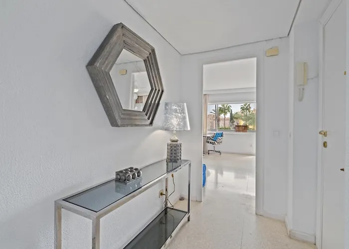 Piso Con 2 Habitaciones, 2 Terrazas Y Piscina Torremolinos