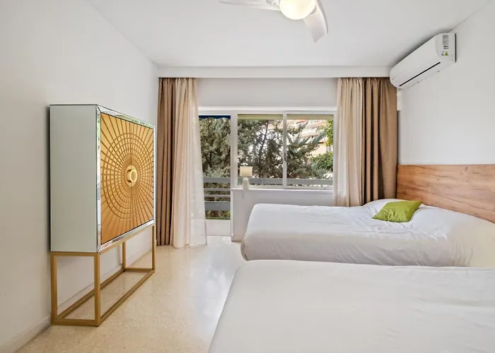 Piso Con 2 Habitaciones, 2 Terrazas Y Piscina *