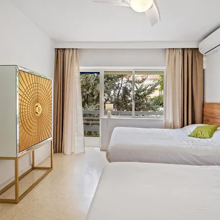 Piso Con 2 Habitaciones, 2 Terrazas Y Piscina *