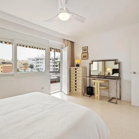 Apartamento Piso Con 2 Habitaciones, 2 Terrazas Y Piscina