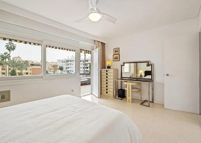 Apartamento Piso Con 2 Habitaciones, 2 Terrazas Y Piscina