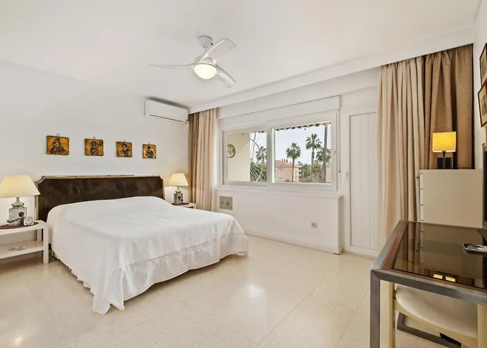 Piso Con 2 Habitaciones, 2 Terrazas Y Piscina Apartamento *